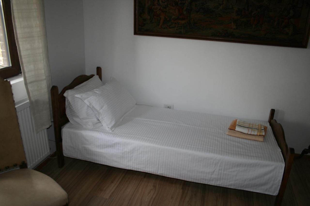 Colev Rooms Focşani Buitenkant foto
